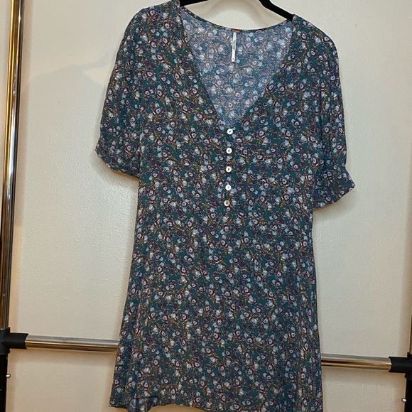 Free People Dresses & Skirts - Free People Floral Dress